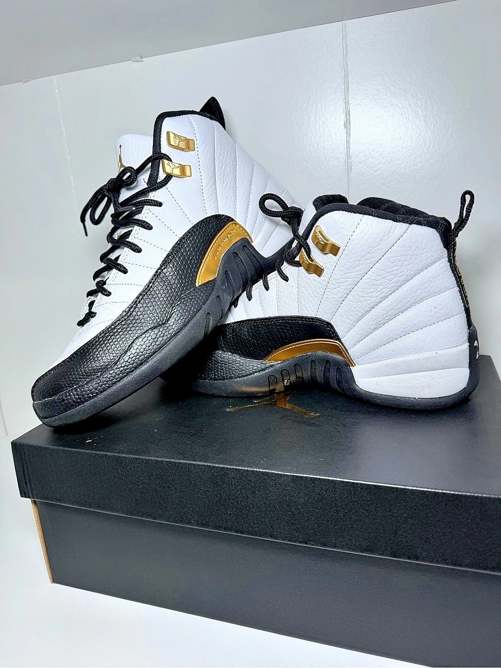 Jordan Air Jordan 12 Retro (GS) ) White & Black Girls US 6Y
